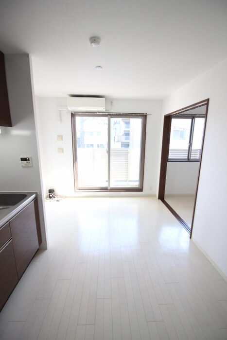 カ－スル岡町の物件内観写真