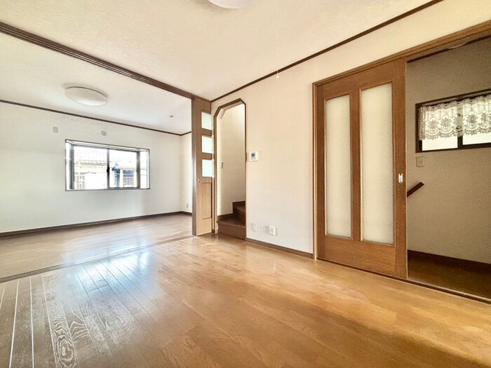 御陵中筋町貸家の物件内観写真