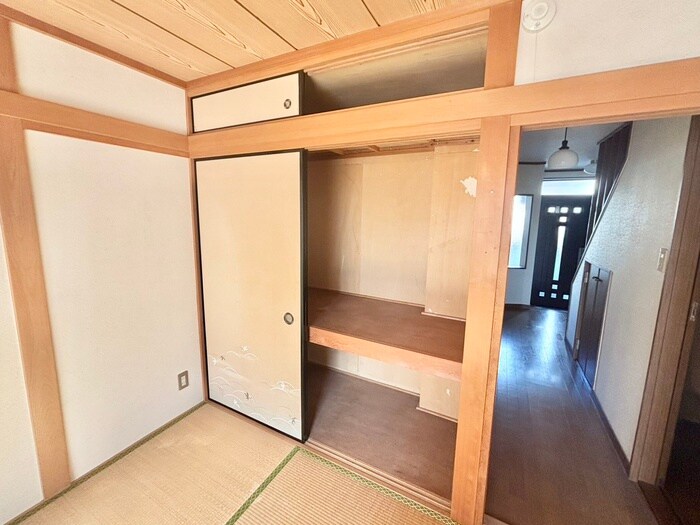 御陵中筋町貸家の物件内観写真