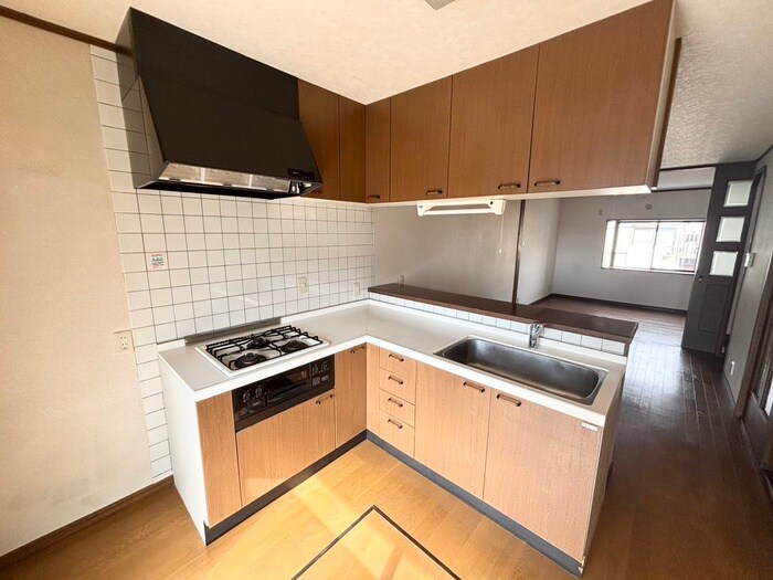 御陵中筋町貸家の物件内観写真