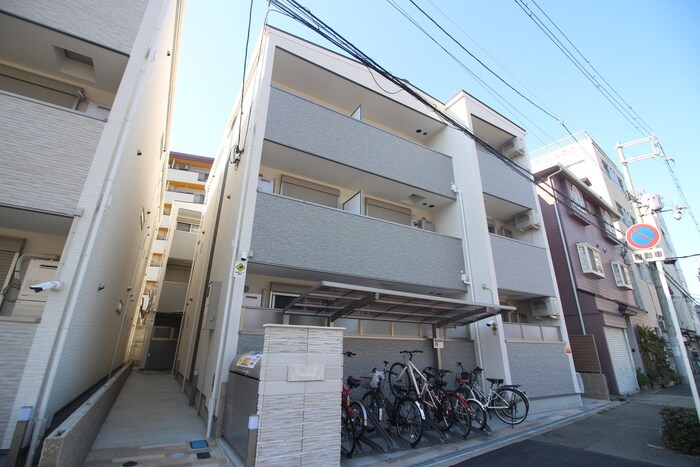 アン・リラの物件外観写真