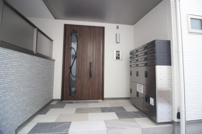 アン・リラの物件外観写真