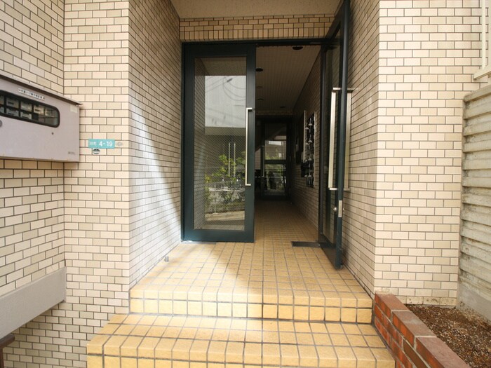 クレセント夙川の物件外観写真