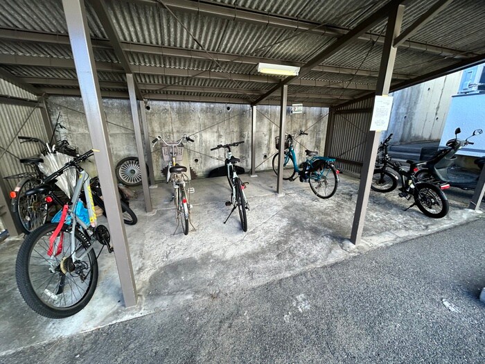 千里ﾛｲﾔﾙﾊｲﾂの物件外観写真