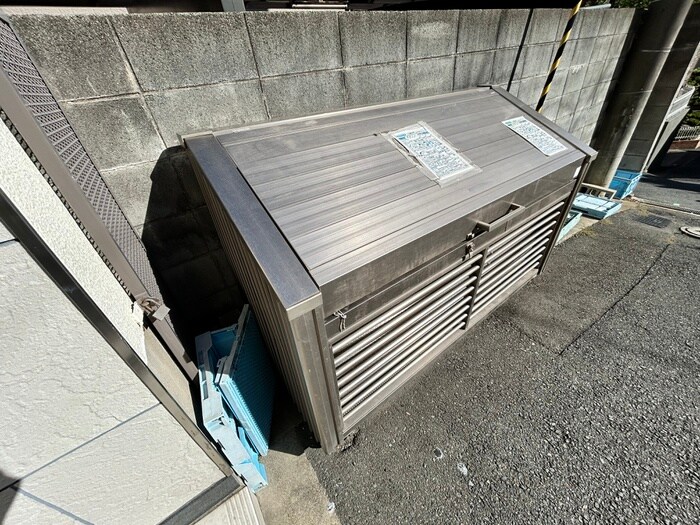 千里ﾛｲﾔﾙﾊｲﾂの物件外観写真