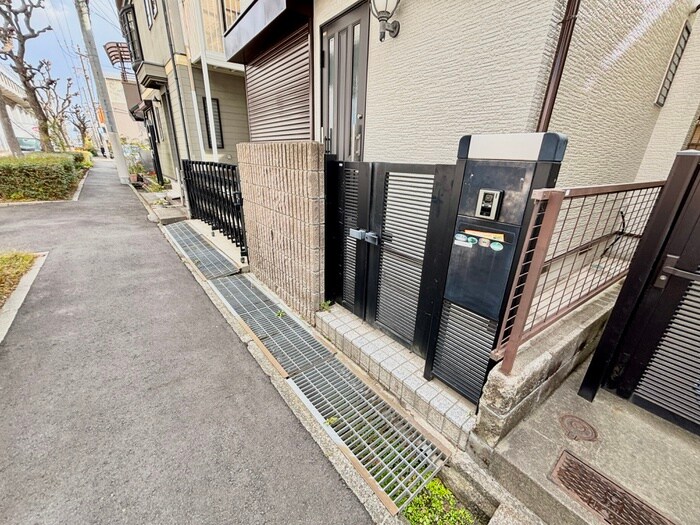 松籟荘戸建の物件外観写真