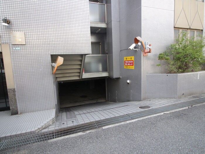 パインハイツ甲子園の物件外観写真