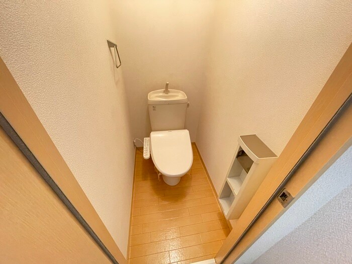 メゾン長曽根B棟の物件内観写真