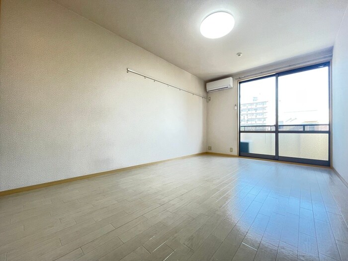 メゾン長曽根B棟の物件内観写真