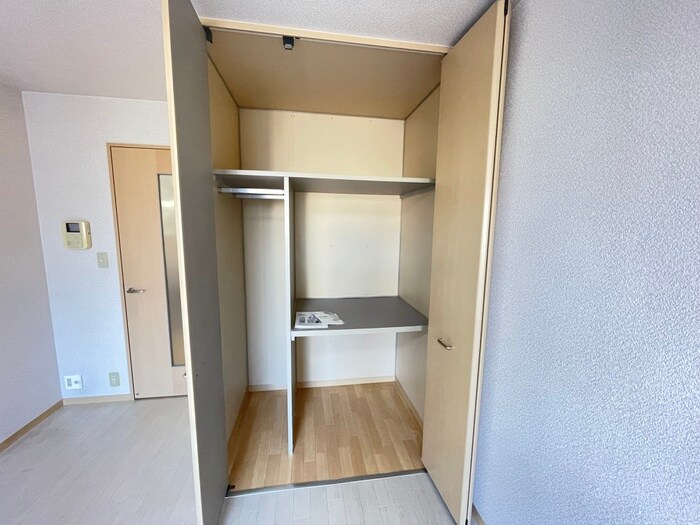 メゾン長曽根B棟の物件内観写真