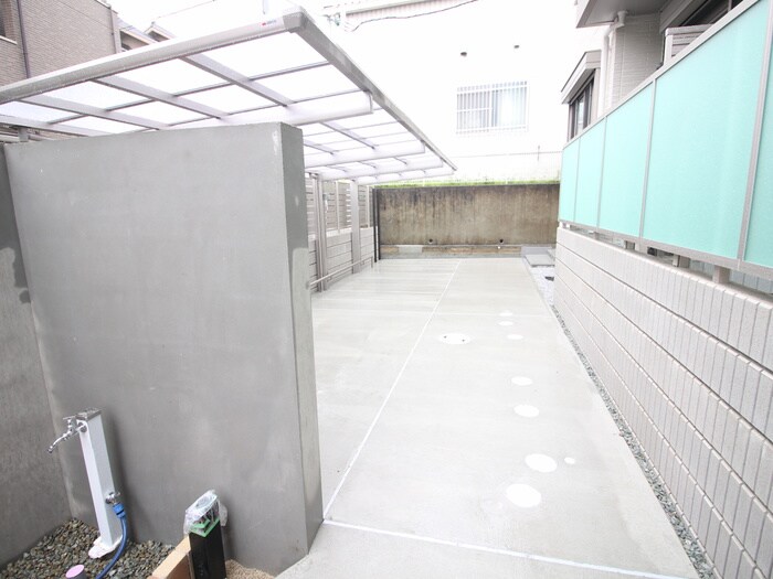 East Villa 逆瀬川の物件外観写真