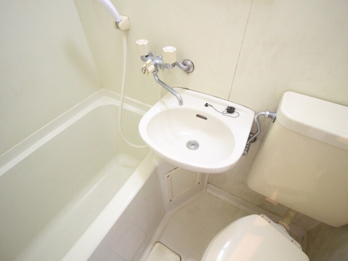 メゾン鼓ヶ滝の物件内観写真