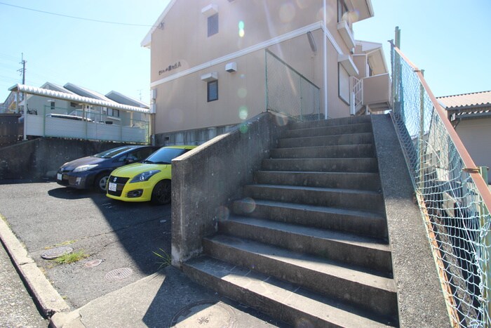 セジュ－ル泉ヶ丘Ａ棟の物件外観写真