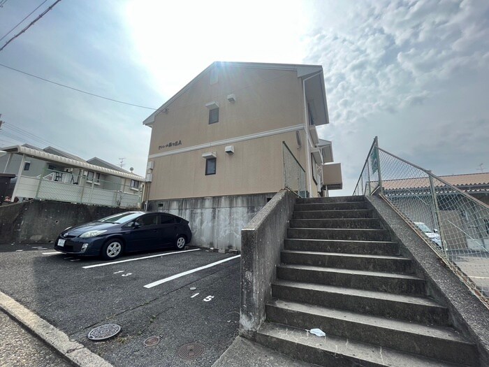 セジュ－ル泉ヶ丘Ａ棟の物件外観写真