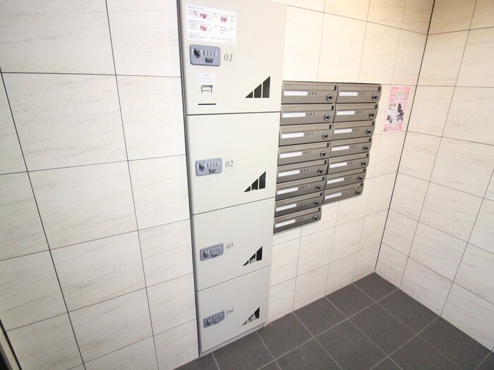 メイト鶴見の物件外観写真