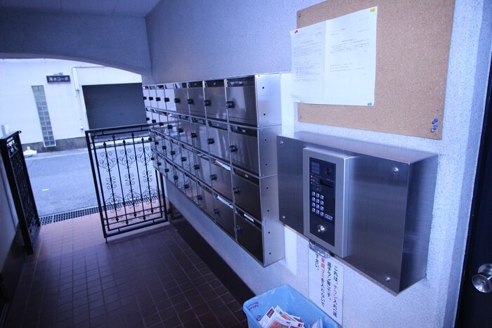 ﾗｲｵﾝｽﾞﾏﾝｼｮﾝ六甲道（303）の物件外観写真