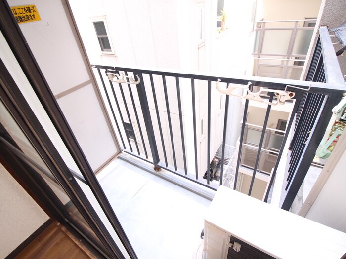 ﾗｲｵﾝｽﾞﾏﾝｼｮﾝ六甲道（303）の物件内観写真