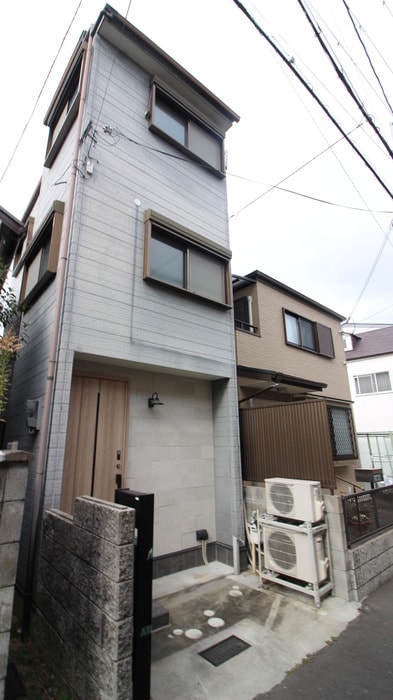 芥川町2丁目貸家の物件外観写真