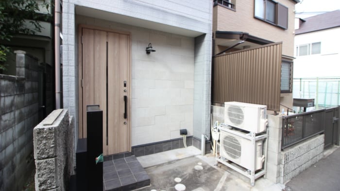 芥川町2丁目貸家の物件外観写真