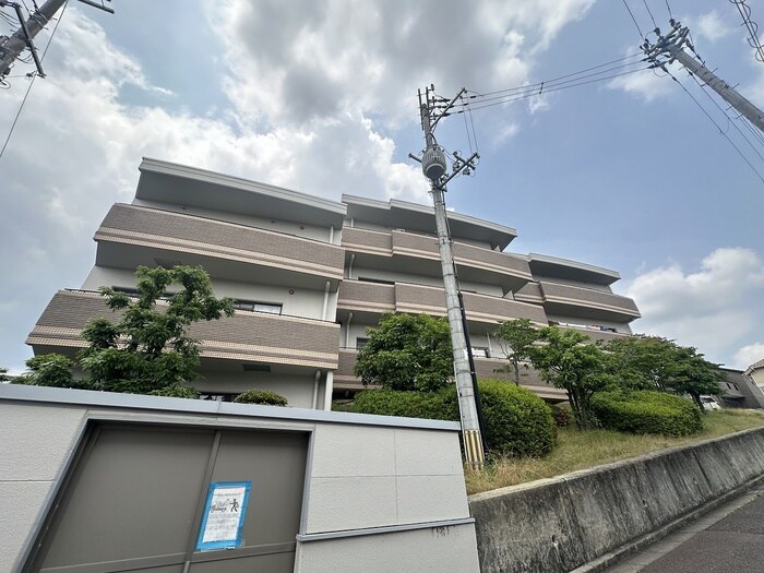 カルム千里山土井Ａ棟の物件外観写真