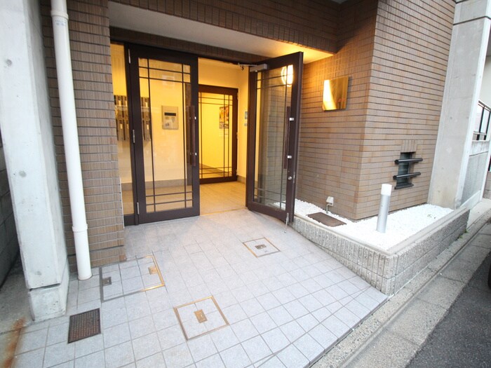 ペルルアール衣笠の物件外観写真