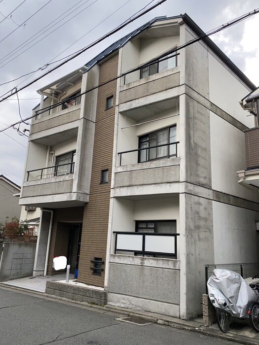 ペルルアール衣笠の物件外観写真