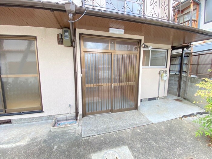 西院太田町貸家の物件外観写真