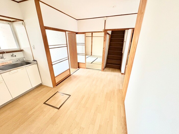 西院太田町貸家の物件内観写真