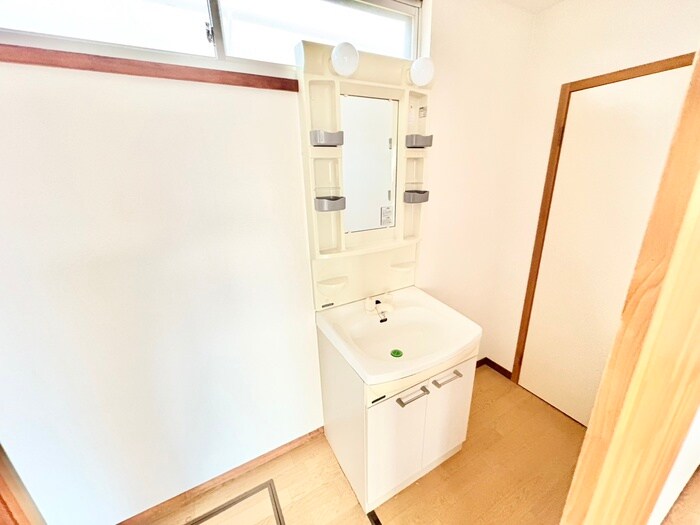 西院太田町貸家の物件内観写真