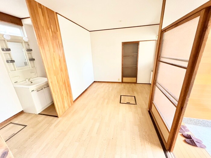 西院太田町貸家の物件内観写真