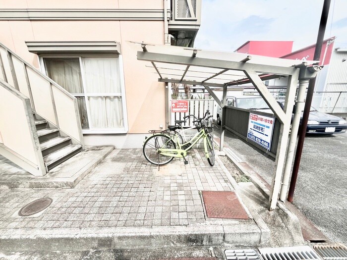 吉川ハイツの物件外観写真