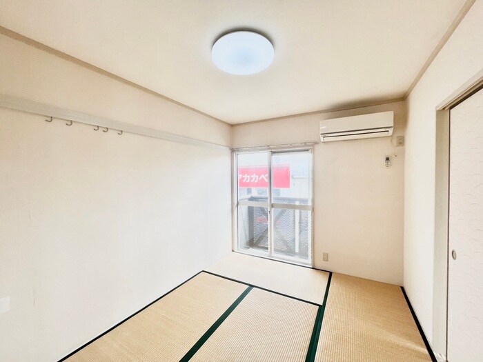 吉川ハイツの物件内観写真