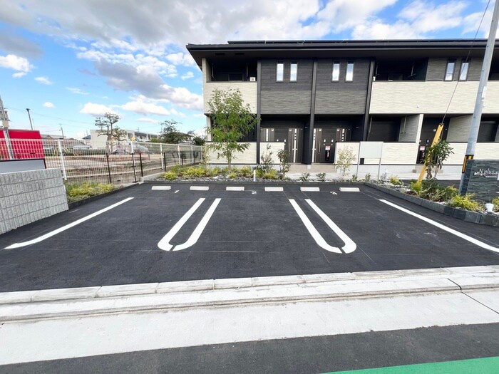 エヌ　プラスの物件外観写真