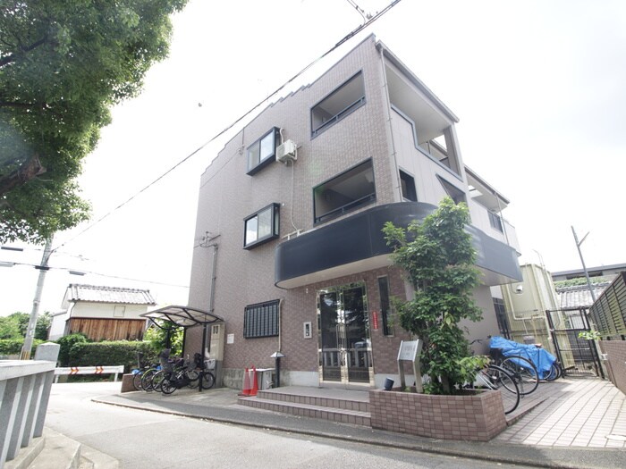 ル－ミナス桂の物件外観写真