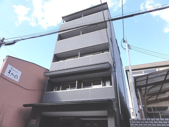 プラムズ天神の物件外観写真