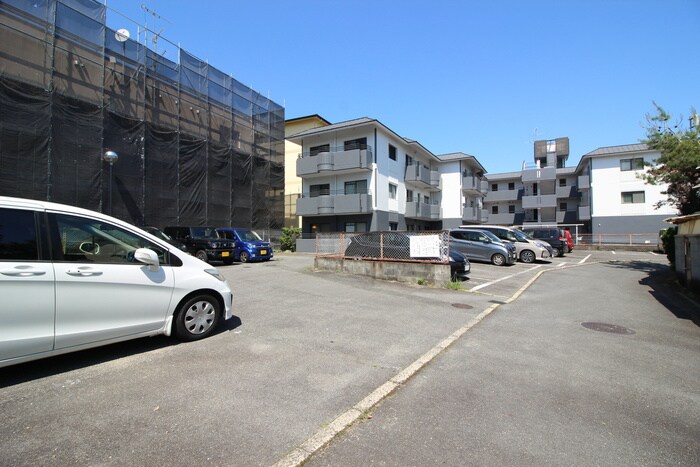 グランドハイツ嵯峨野の物件外観写真