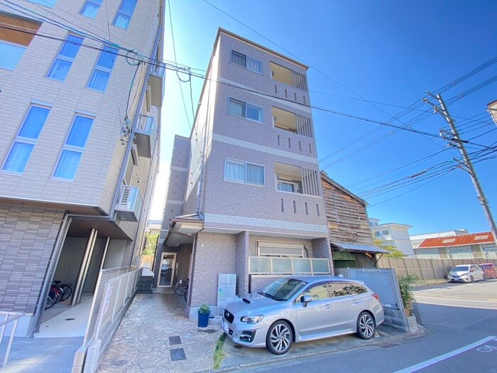 ｆｏｒｅｓｔａｇｅ西院の物件外観写真