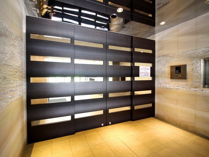 Mid Court新大阪の物件外観写真