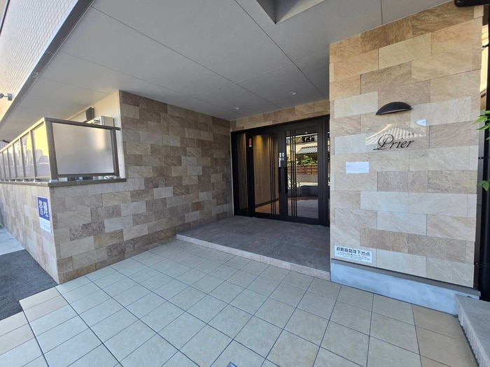 プリエ深草の物件外観写真