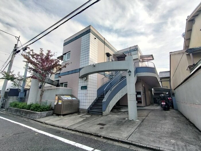 ハウス６の物件外観写真