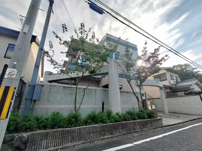 ハウス６の物件外観写真