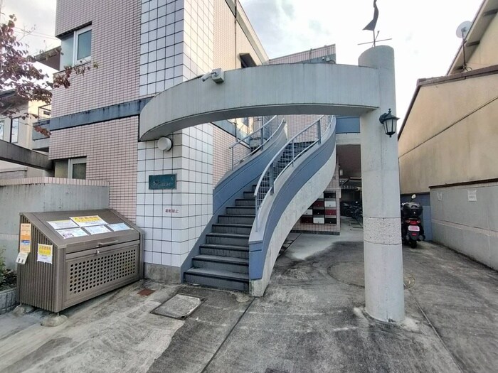 ハウス６の物件外観写真