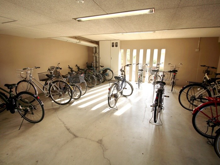 アーデン千里中央の物件外観写真