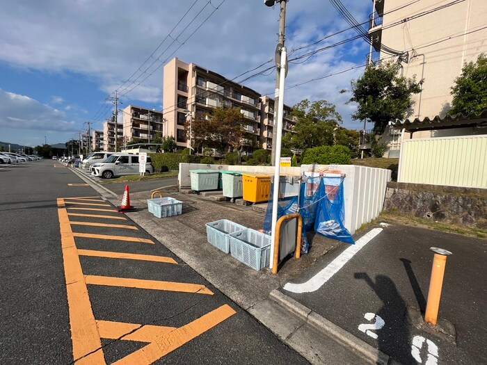 男山第4住宅第311号棟（302）の物件外観写真