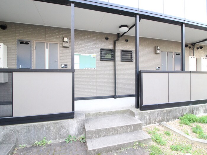 パ－クサイドヒロツグＢ棟の物件外観写真