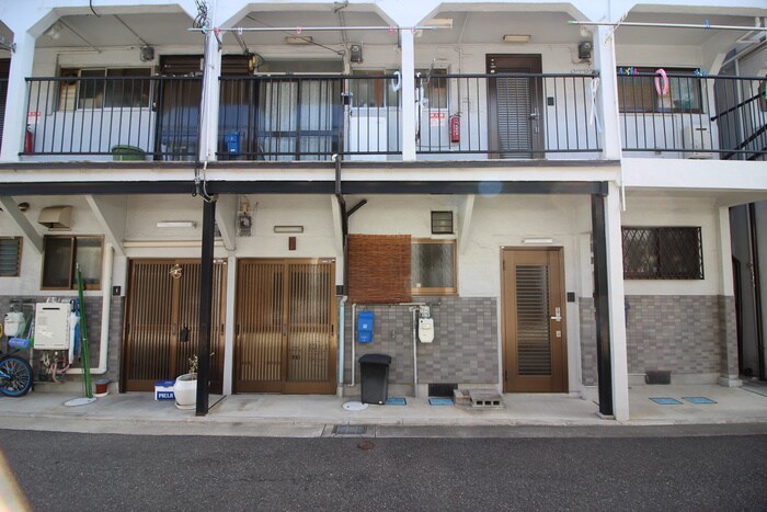 白芳荘９号館の物件外観写真