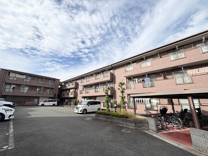 グランドール八光の物件外観写真