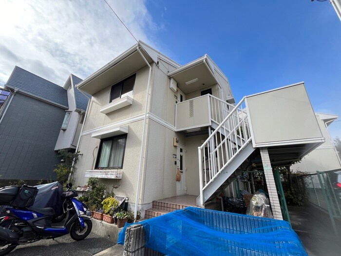 パセオ仁川 東棟の物件外観写真