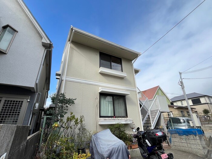 パセオ仁川 東棟の物件外観写真