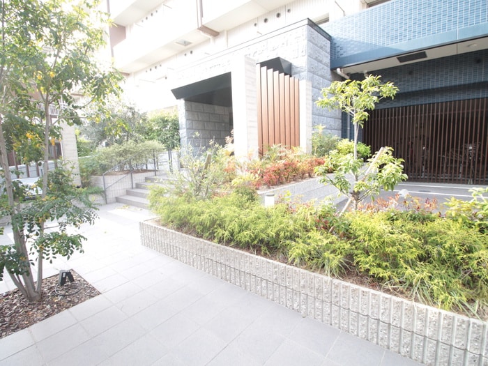 ﾌﾟﾚｻﾝｽ淡路駅前（402）の物件外観写真